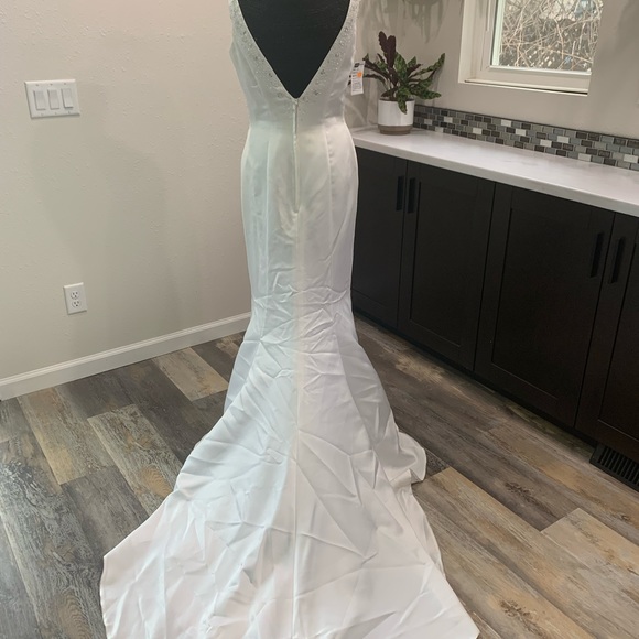 🚫SOLD🚫Moonlight Wedding Dress Size 10 White with Ruching Front - Picture 7 of 13